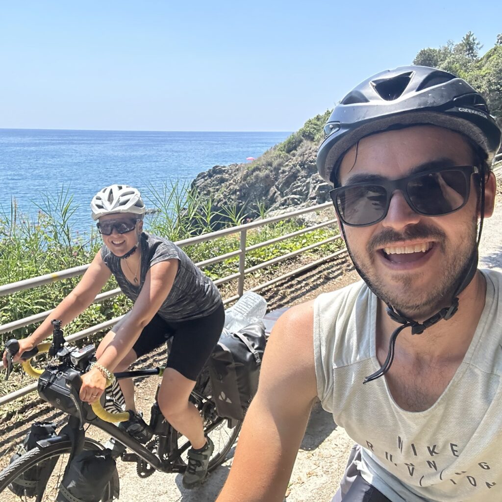 Bikepacker am Mittelmeer